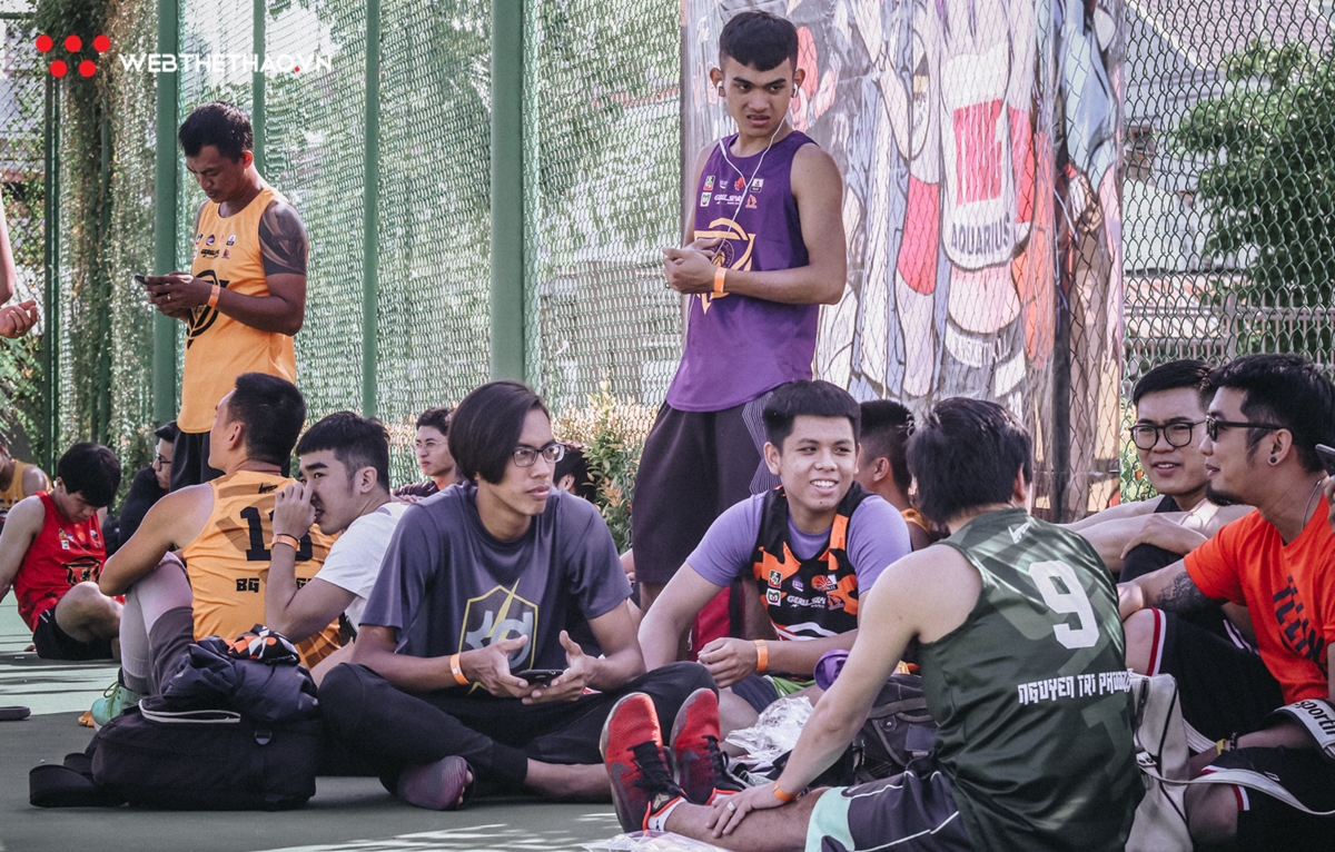 Khai mạc giải Bóng rổ 4x4 Vstar League 2019: Cháy hết mình cùng quả bóng cam bất chấp cái nắng chói chang Khai mạc giải Bóng rổ 4x4 Vstar League 2019: Cháy hết mình cùng quả bóng cam bất chấp cái nắng chói chang